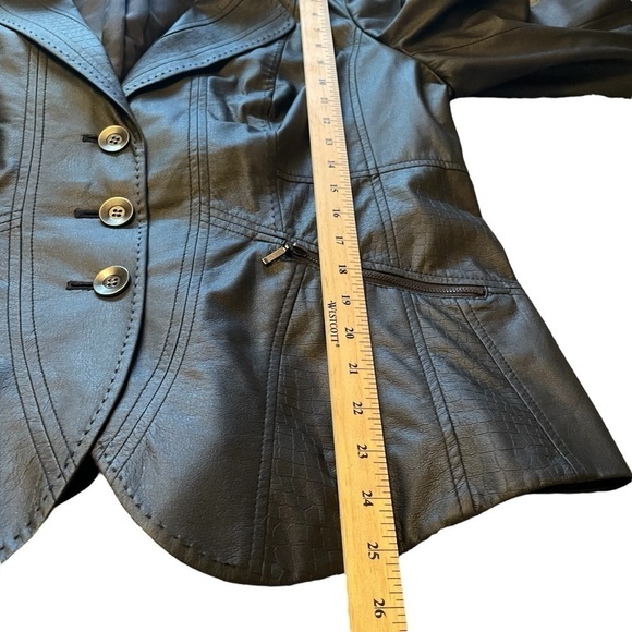 Conrad C Collection - Black Faux Leather Blazer - Size 18 - Picture 7 of 12